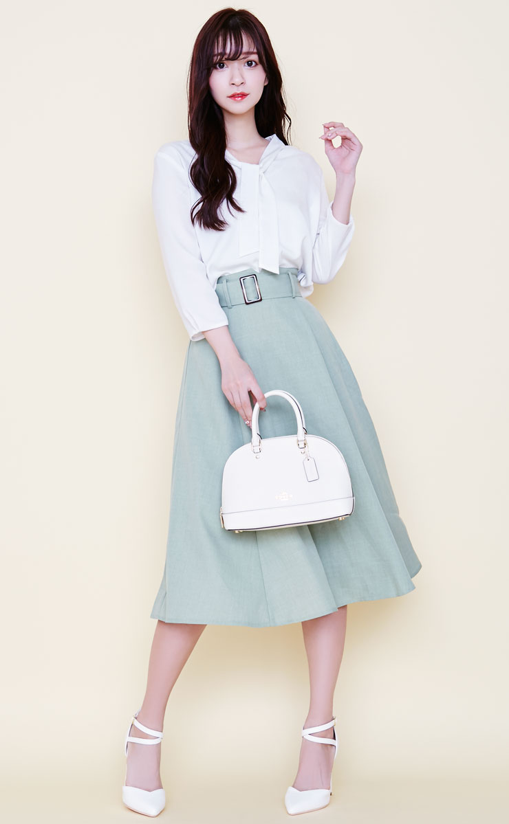 スカートスタイルでフェミニンに♪夏の通勤コーデ☆ | Rcawaii