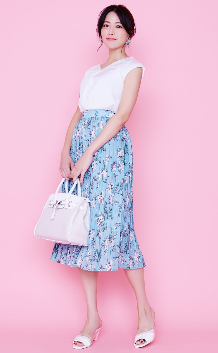 花柄スカートが主役のきれいめフェミニンコーデ Rcawaii