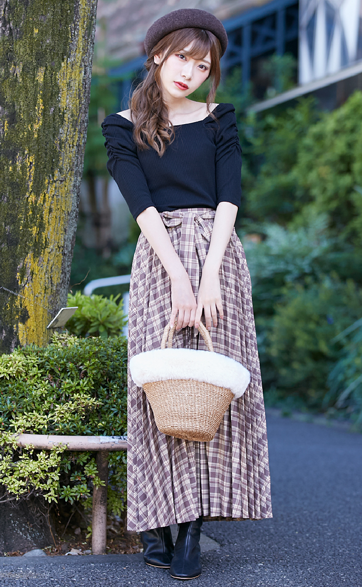 最新トレンドをご紹介 秋のチェック柄スカートコーデ Rcawaii