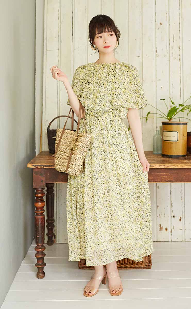 小花柄で大人っぽさも出せる!可愛さと上品さを兼ね備えたワンピース